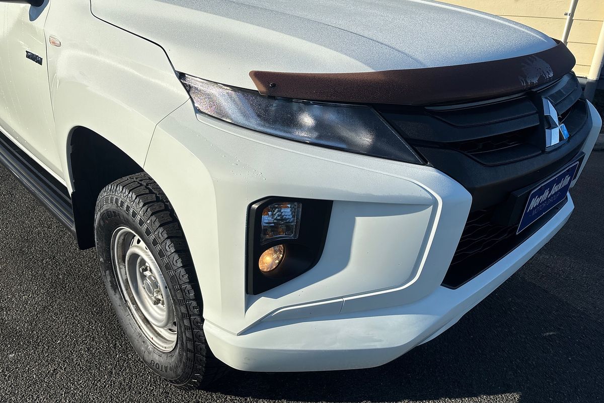 2022 Mitsubishi Triton GLX MR 4X4