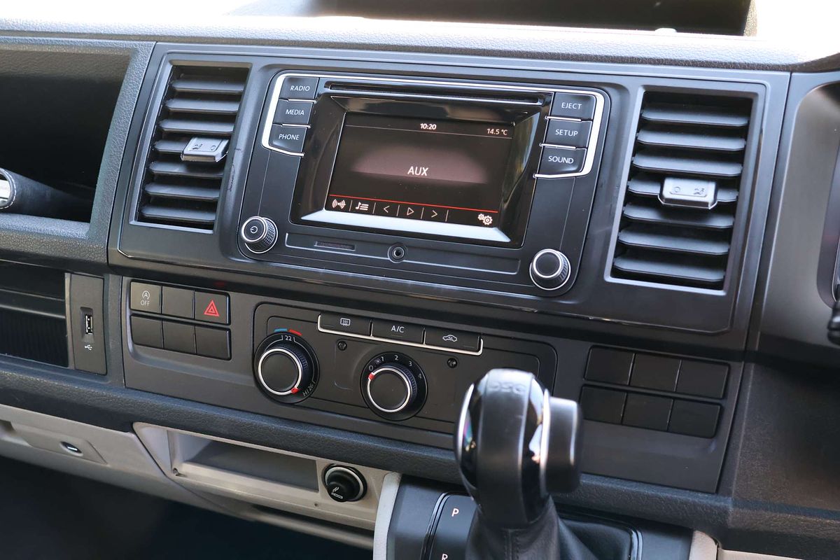 2019 Volkswagen Transporter TDI400 T6 LWB image 14