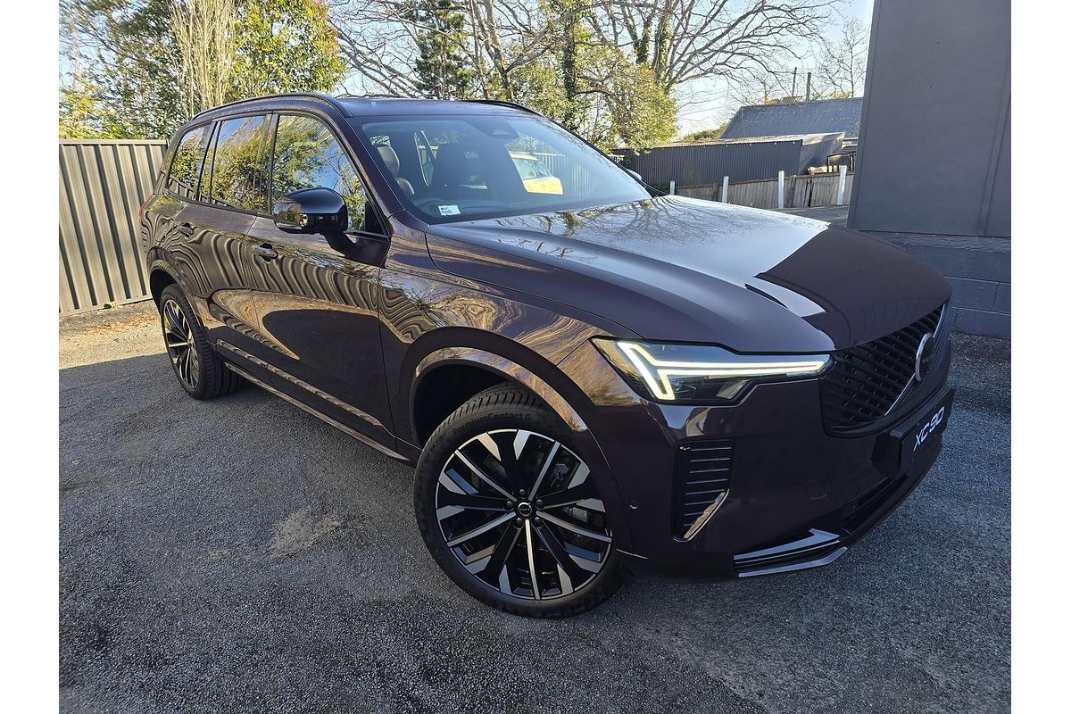 2026 Volvo XC90 Ultra B5 Dark
