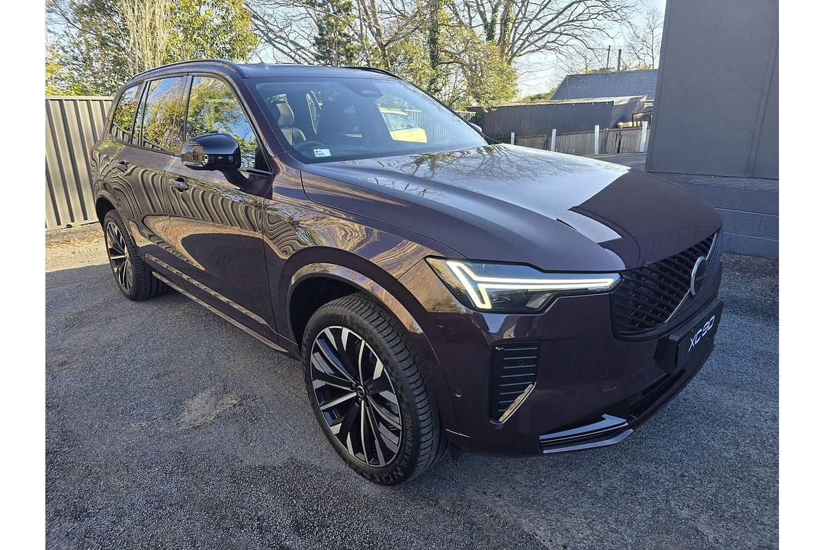 2026 Volvo XC90 Ultra B5 Dark