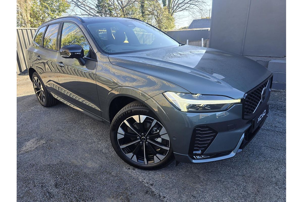 2026 Volvo XC60 Ultra B5 Dark