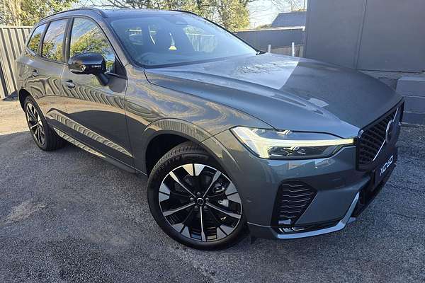 2026 Volvo XC60 Ultra B5 Dark