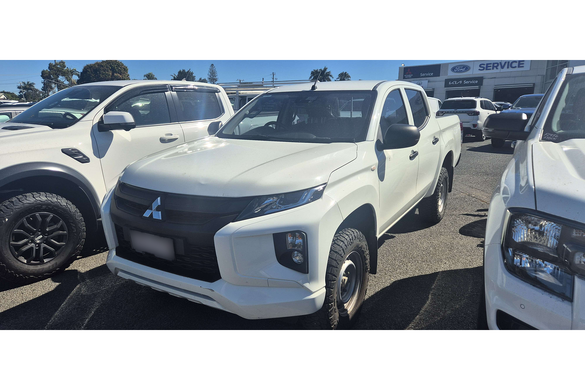 2022 Mitsubishi Triton GLX MR 4X4
