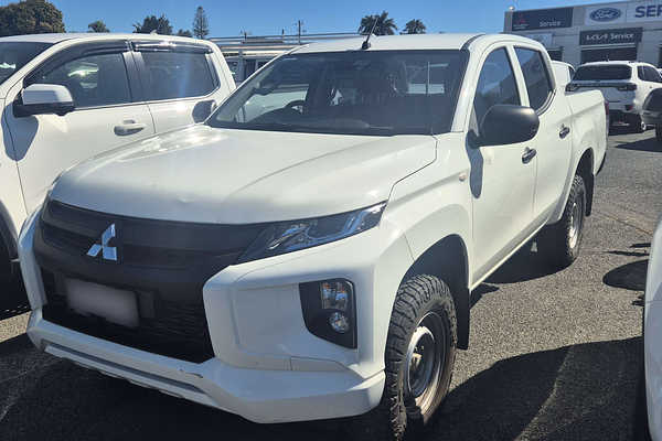 2022 Mitsubishi Triton GLX MR 4X4