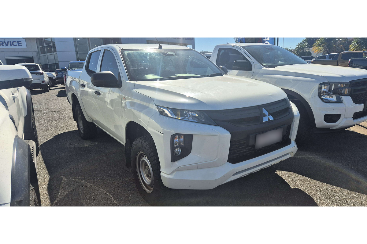2022 Mitsubishi Triton GLX MR 4X4
