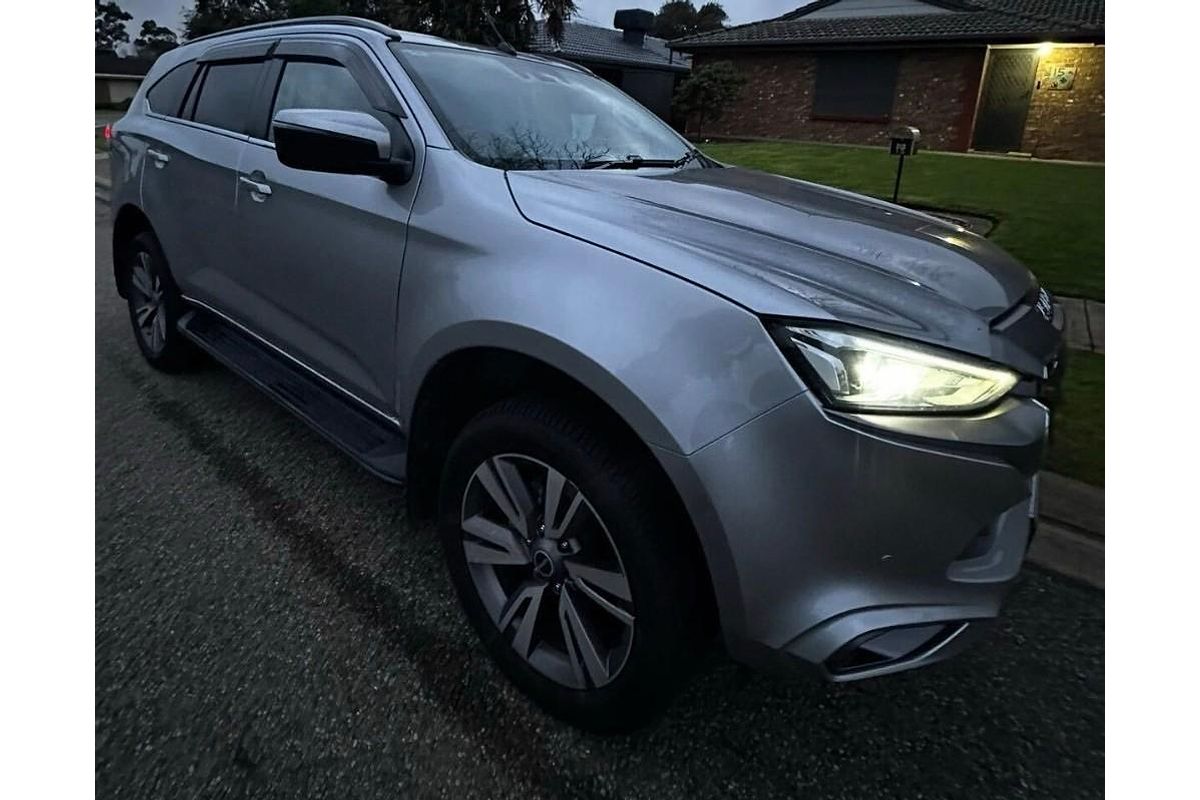 2023 Isuzu MU-X LS-T