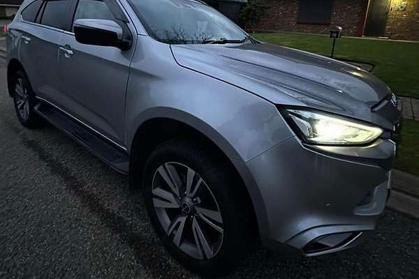 2023 Isuzu MU-X LS-T