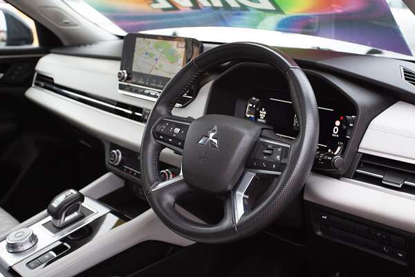 2022 Mitsubishi Outlander Exceed ZM thumb-1