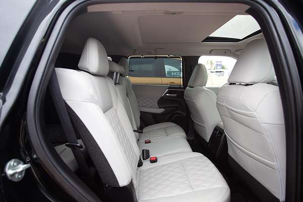 2022 Mitsubishi Outlander Exceed ZM thumb-9