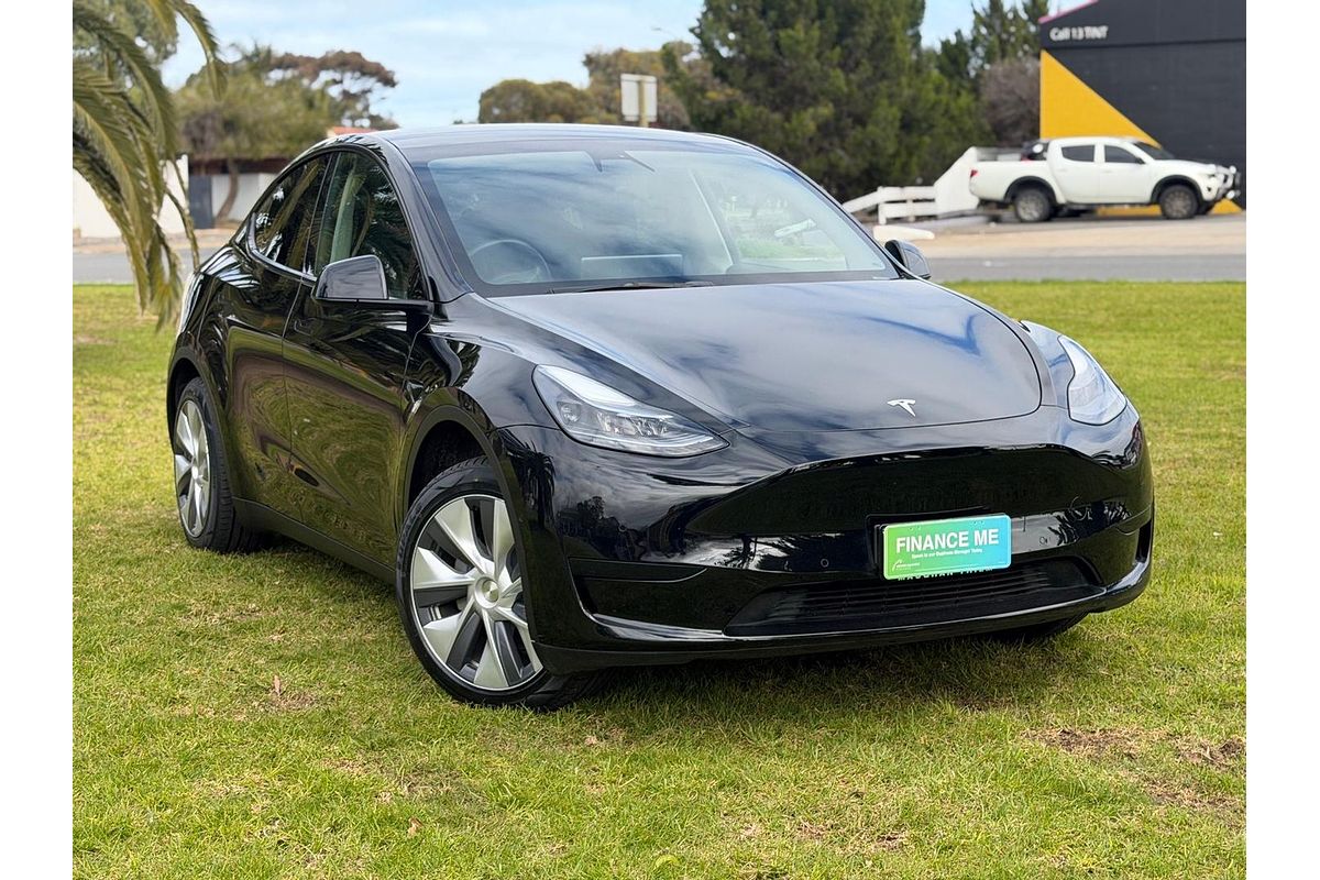 2024 Tesla Model Y Rear-Wheel Drive