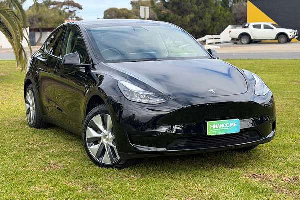 2024 Tesla Model Y Rear-Wheel Drive