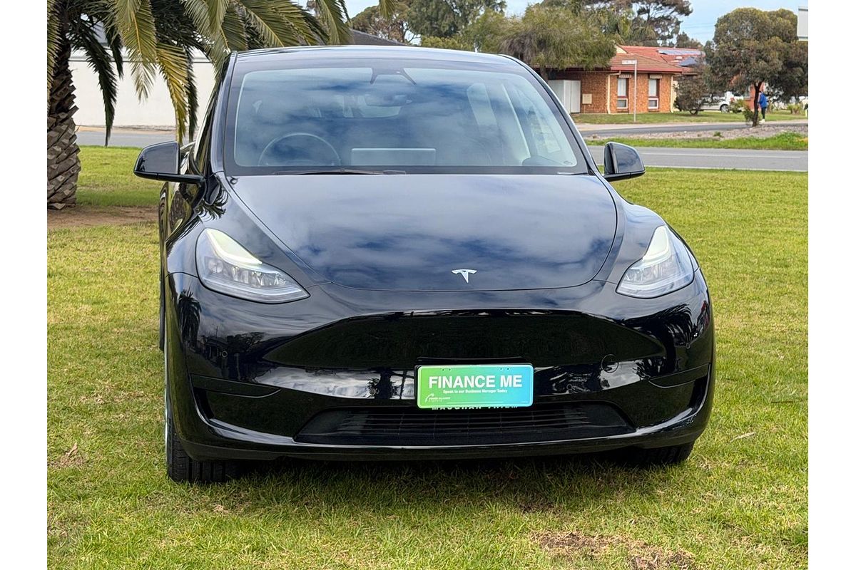 2024 Tesla Model Y Rear-Wheel Drive
