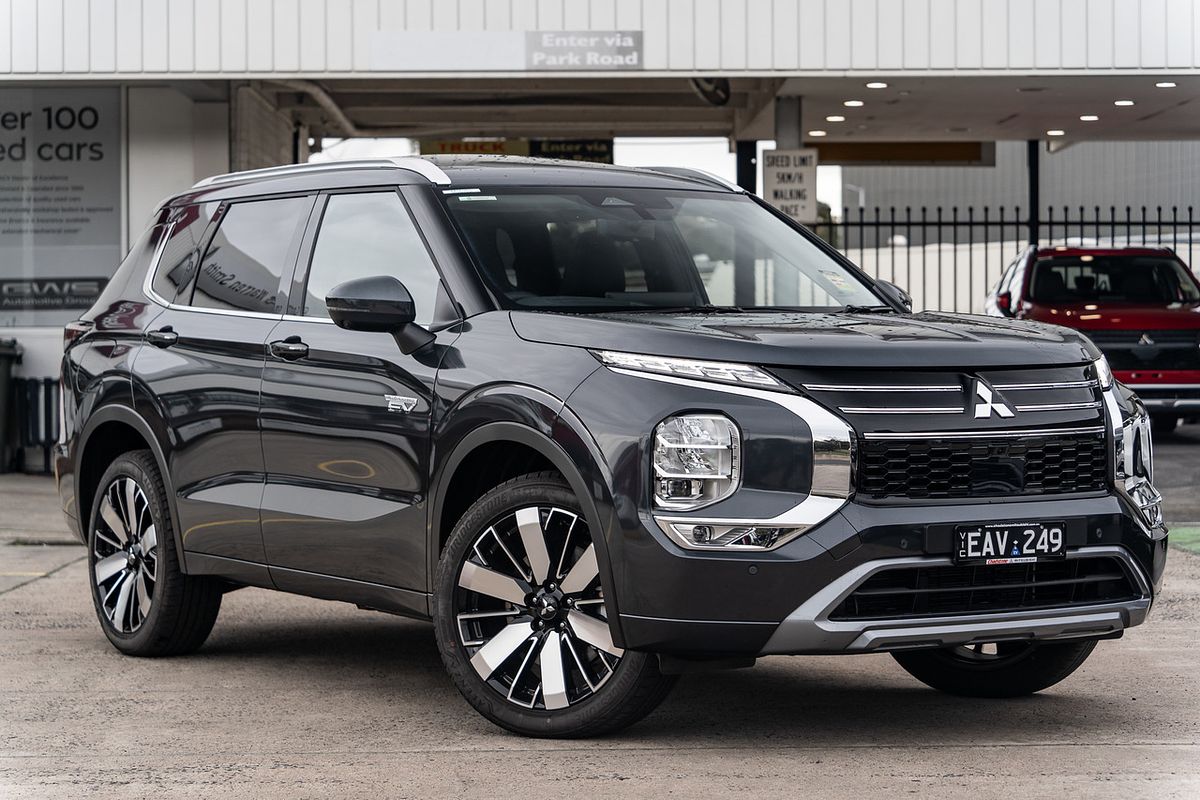 2025 Mitsubishi Outlander PHEV Exceed ZM