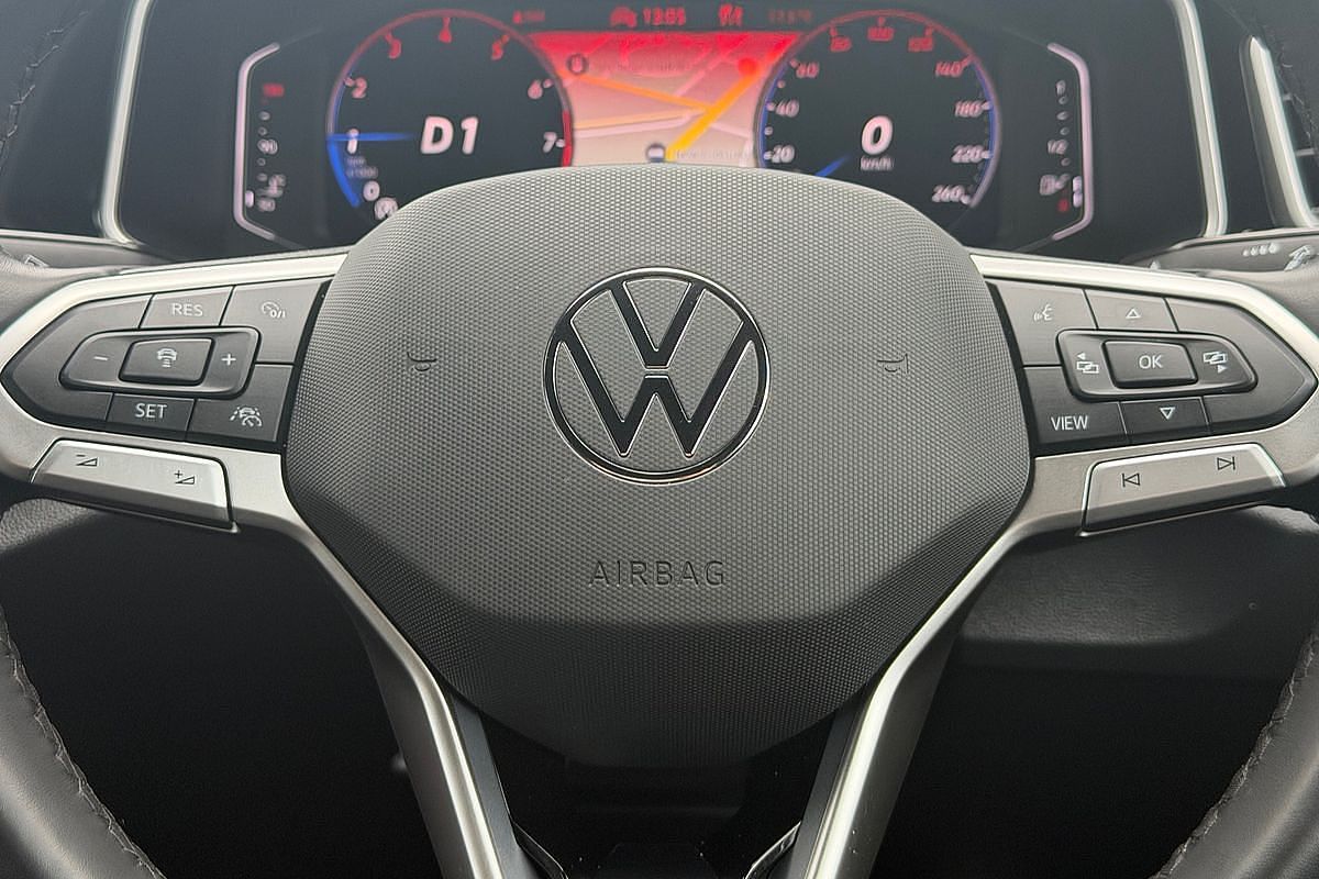 2024 Volkswagen T-Roc 140TSI R-Line D11
