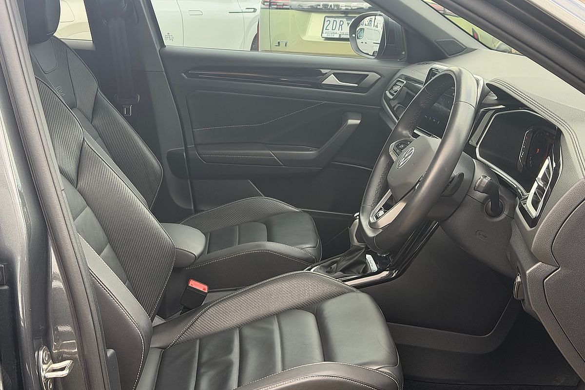 2024 Volkswagen T-Roc 140TSI R-Line D11