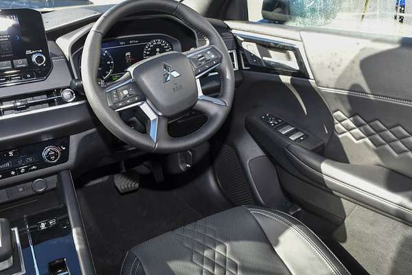2025 Mitsubishi Outlander PHEV GSR ZM thumb-17