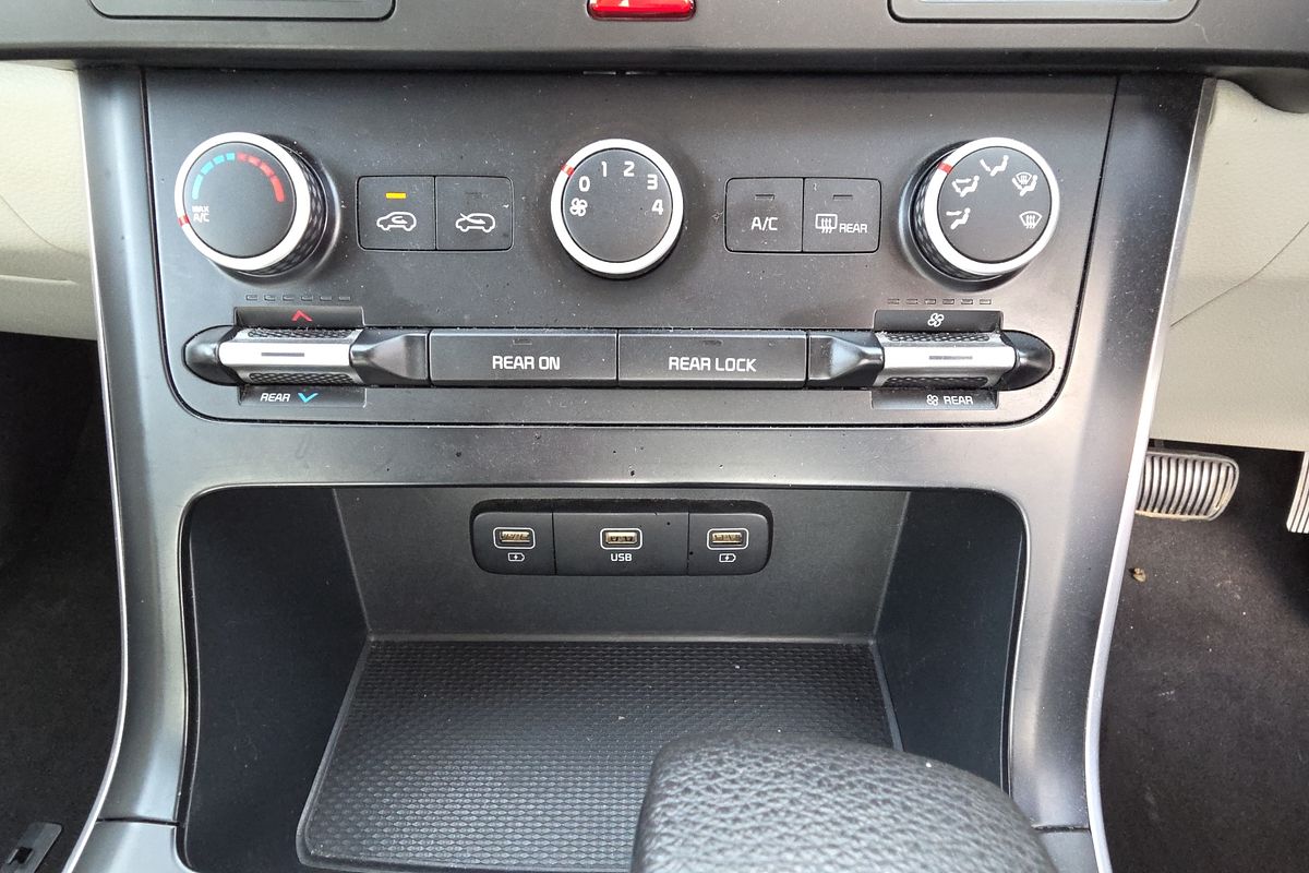 2022 Kia Carnival S KA4