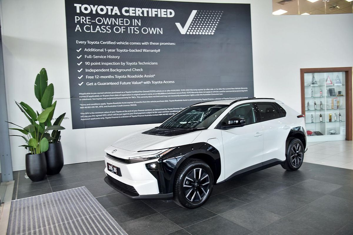 2025 Toyota bZ4X XEAM11R