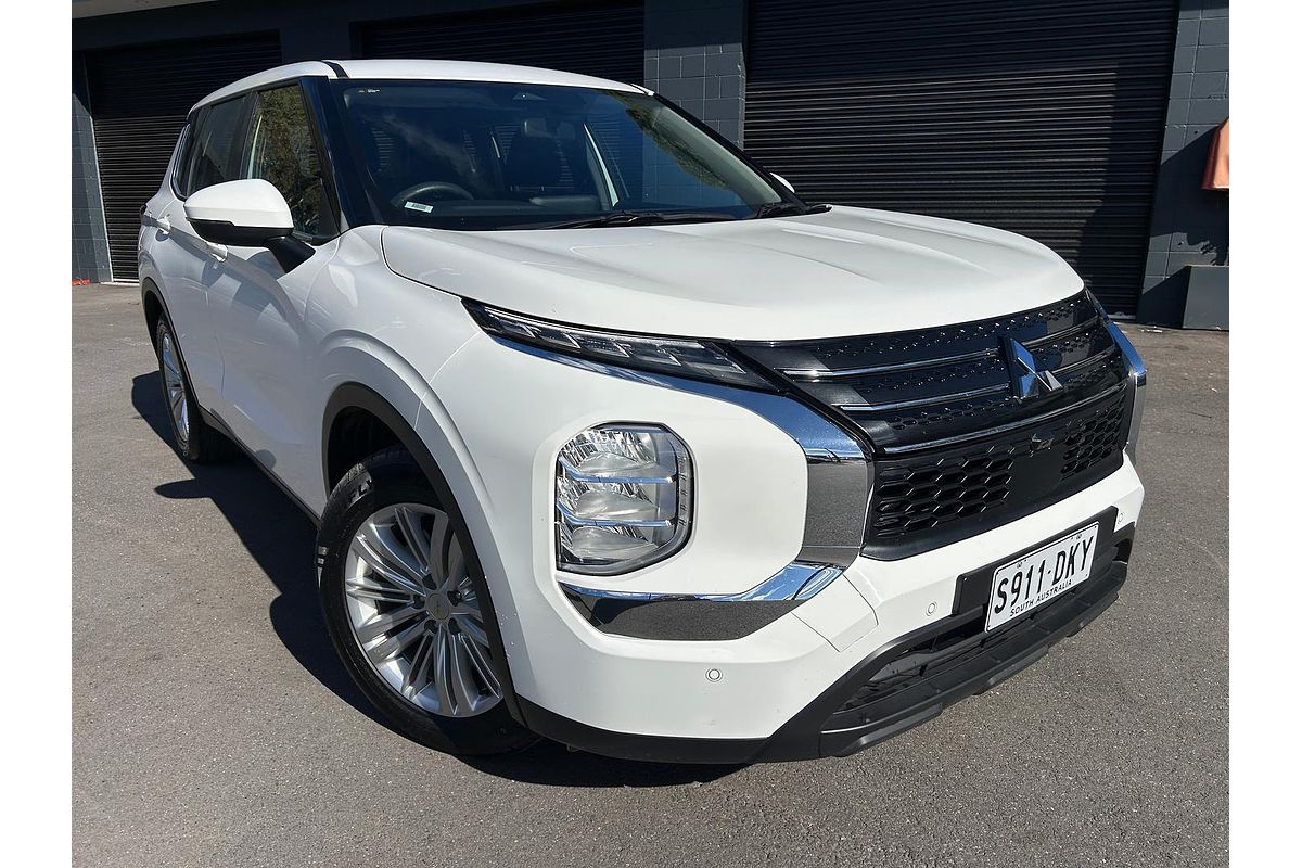2024 Mitsubishi Outlander ES ZM