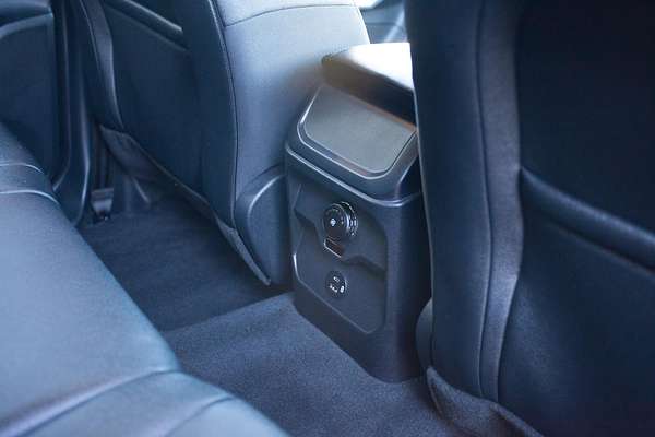 2024 Ford Everest Trend 2.0L thumb-7
