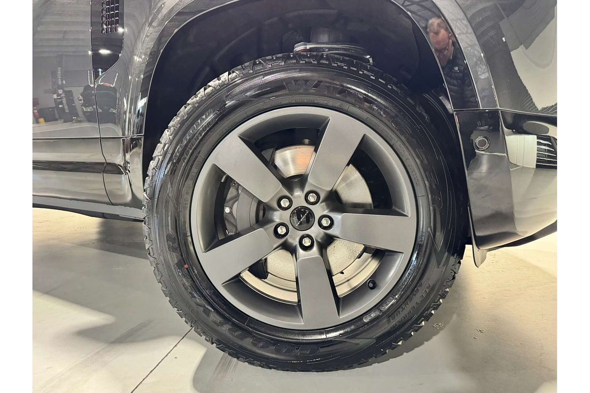 2026 Land Rover Defender 110 P425 X-Dynamic SE L663
