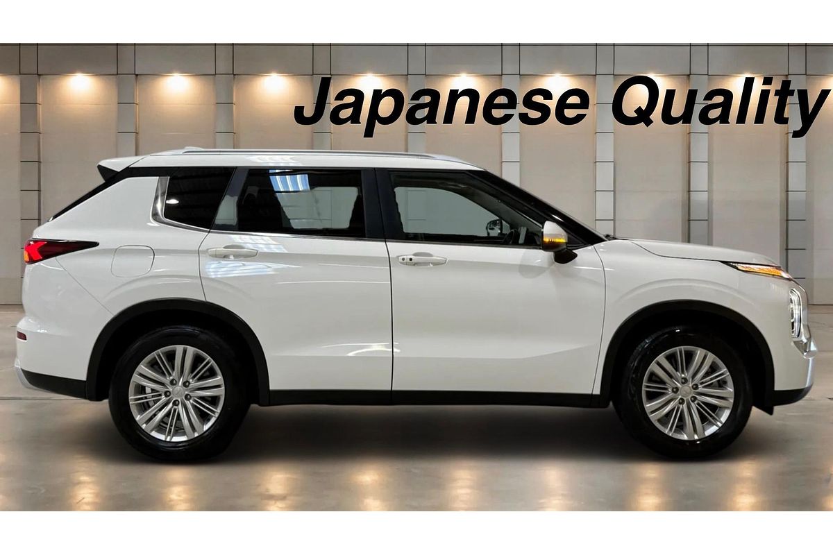 2024 Mitsubishi Outlander LS ZM
