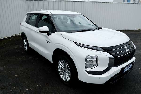 2024 Mitsubishi Outlander PHEV ES ZM