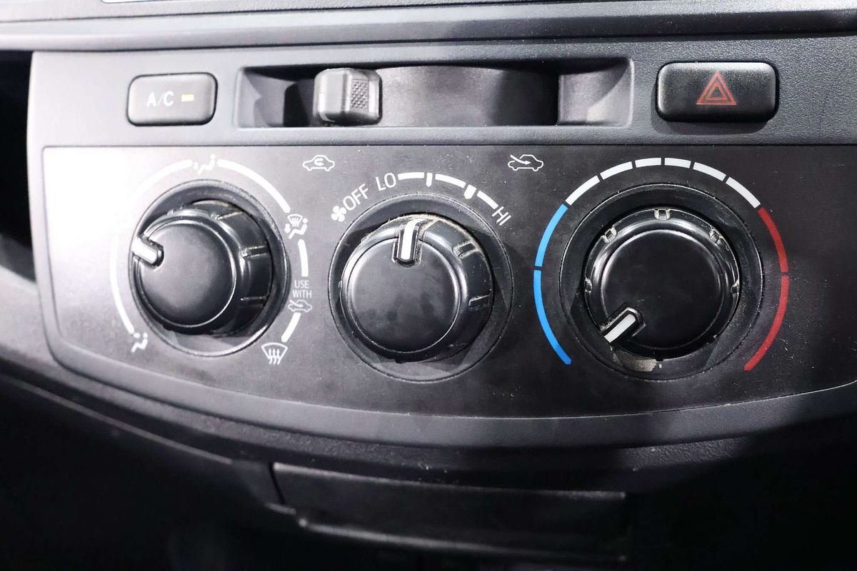 2013 Toyota Hilux SR KUN26R 4X4