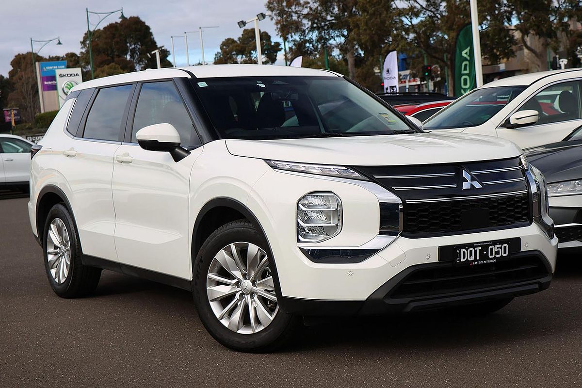 2025 Mitsubishi Outlander ES ZM