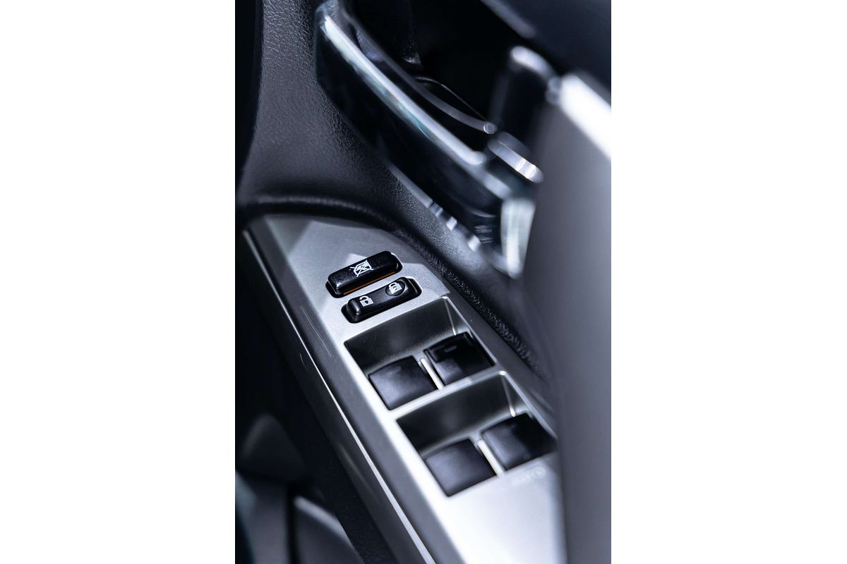 2013 Toyota Landcruiser VX URJ202R