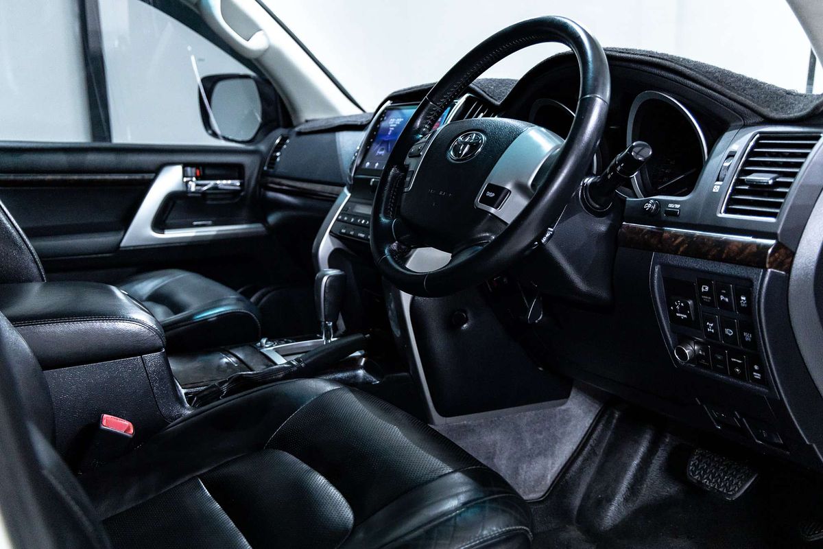 2013 Toyota Landcruiser VX URJ202R
