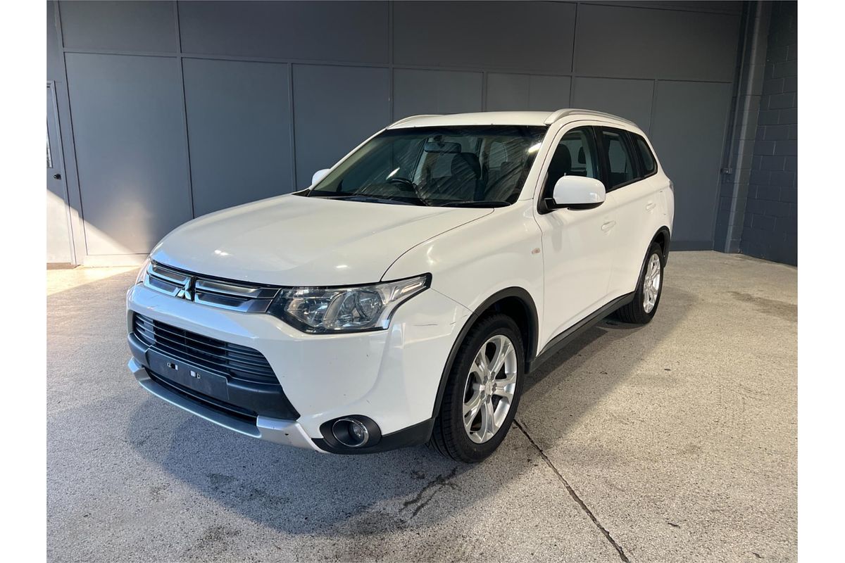 2014 Mitsubishi Outlander ES ZJ