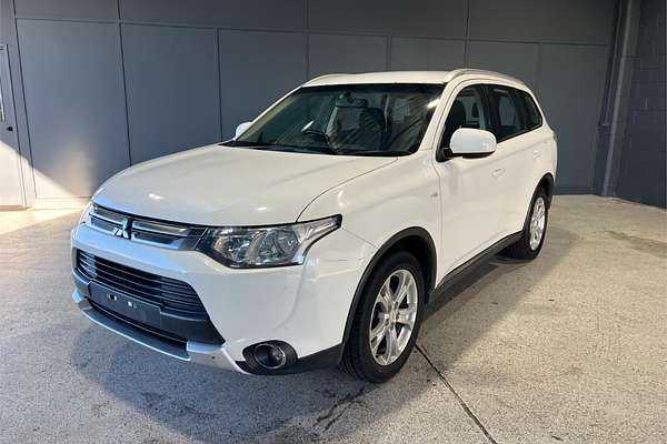 2014 Mitsubishi Outlander ES ZJ