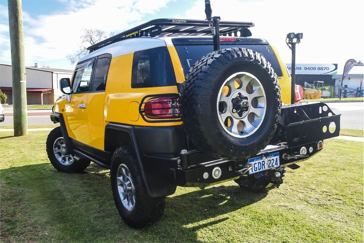 2011 Toyota FJ Cruiser GSJ15R