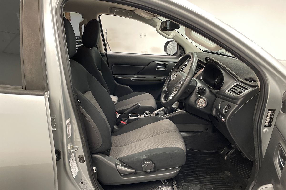 2019 Mitsubishi Triton GLX+ MR 4X4
