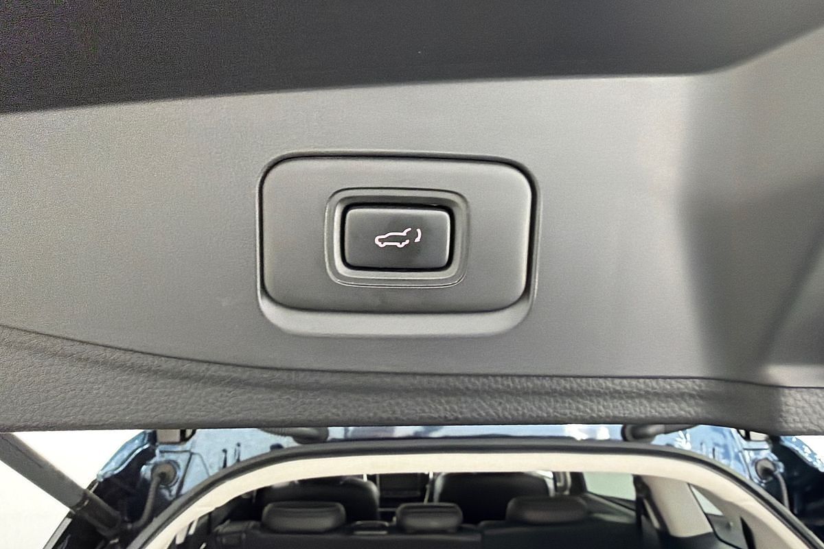 2024 Isuzu MU-X LS-T