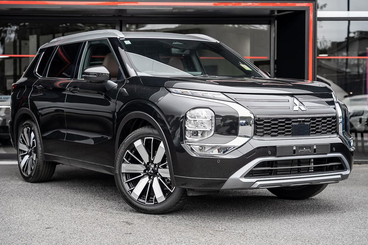 2025 Mitsubishi Outlander Exceed Tourer ZM
