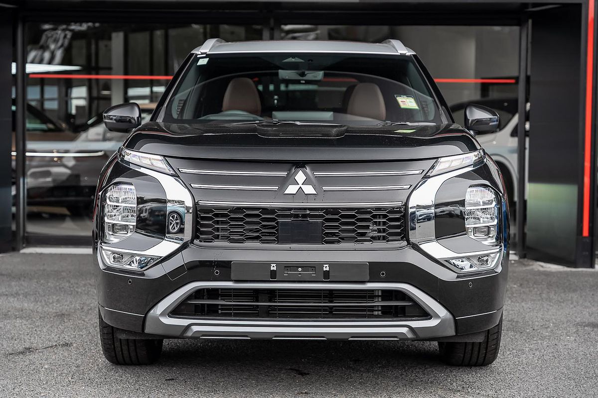 2025 Mitsubishi Outlander Exceed Tourer ZM