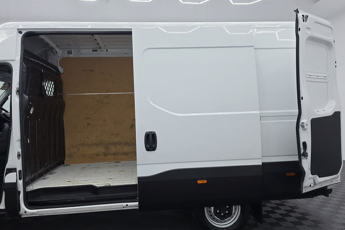 2022 IVECO Daily 35S14V