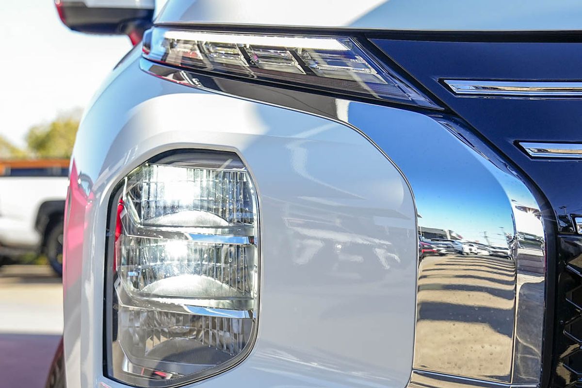 2025 Mitsubishi Outlander ES ZM