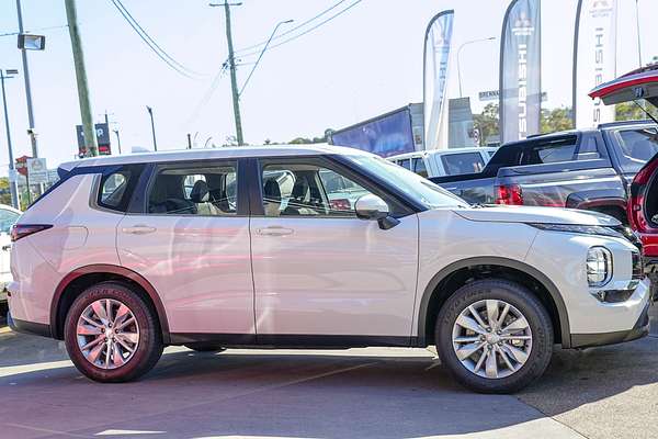 2025 Mitsubishi Outlander ES ZM thumb-4