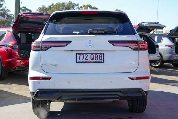2025 Mitsubishi Outlander ES ZM thumb-6