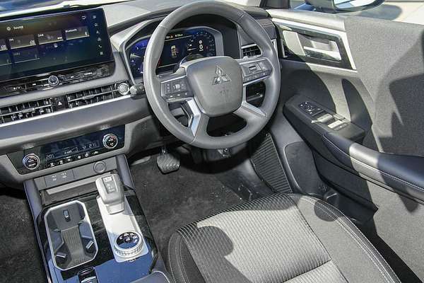 2025 Mitsubishi Outlander ES ZM thumb-18