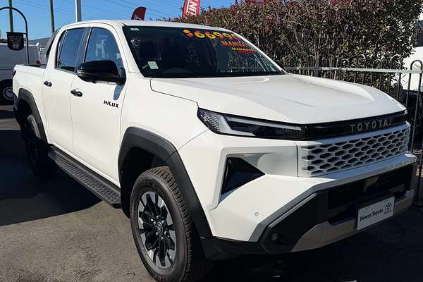 2025 Toyota Hilux SR5 GUN226R 4X4