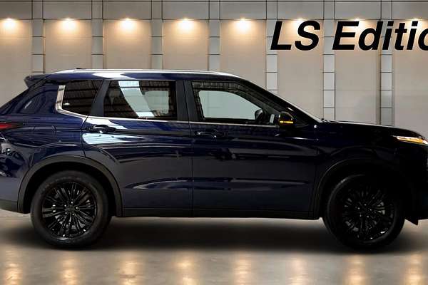 2024 Mitsubishi Outlander LS ZM