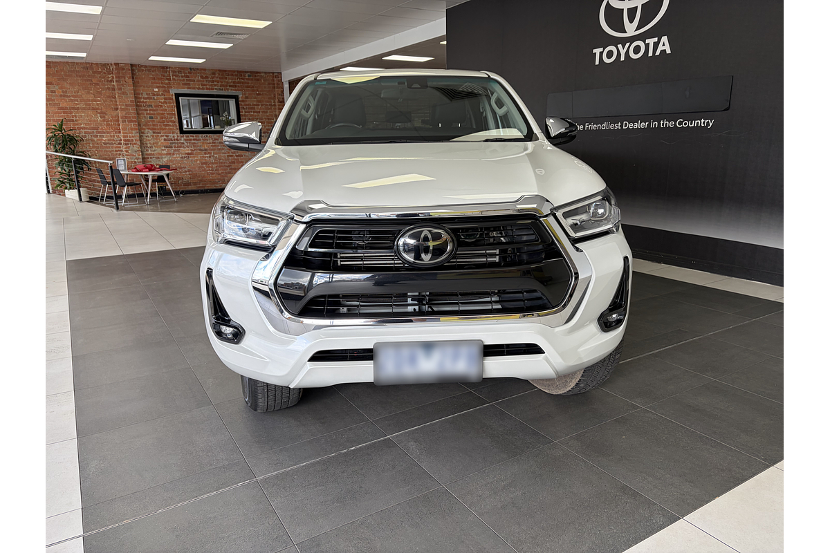 2024 Toyota Hilux SR5 GUN126R