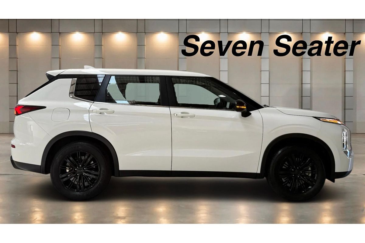 2024 Mitsubishi Outlander ES ZM