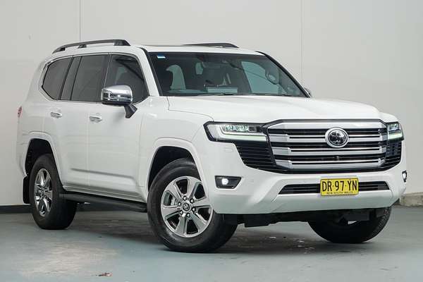 2023 Toyota Landcruiser Sahara FJA300R