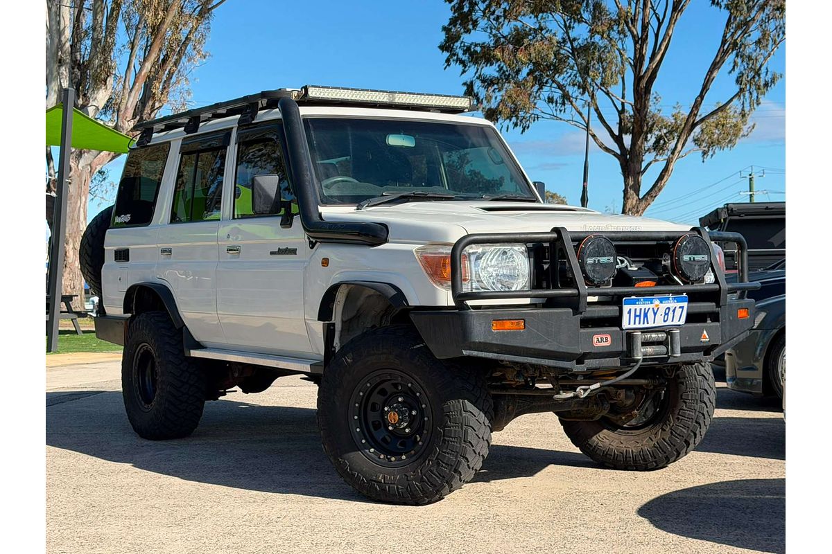 2013 Toyota Landcruiser GXL VDJ76R