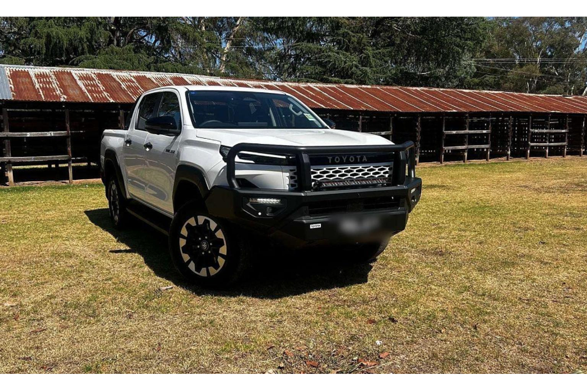 2025 Toyota Hilux SR5 48V GUN227R 4X4